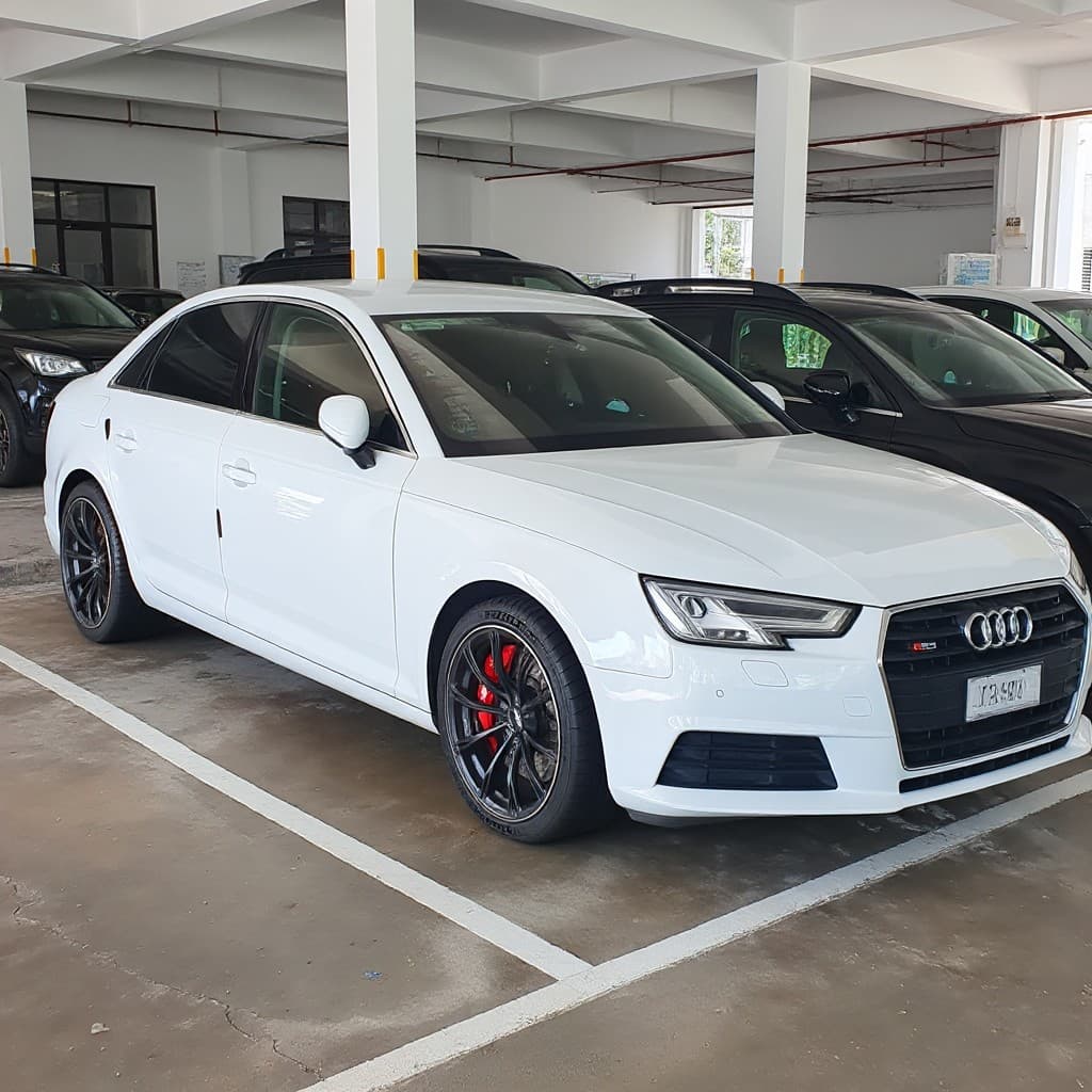 AUDI AUDI A4
